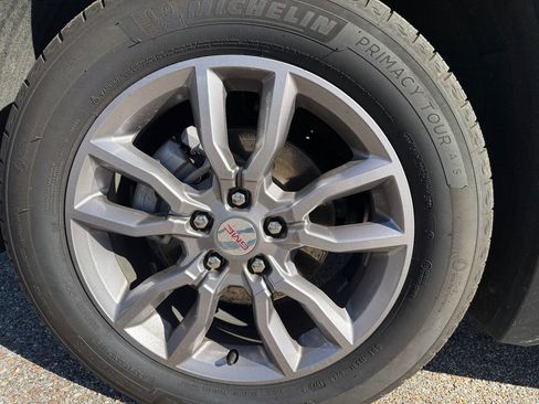 Used 2024 GMC Terrain SLT image 14