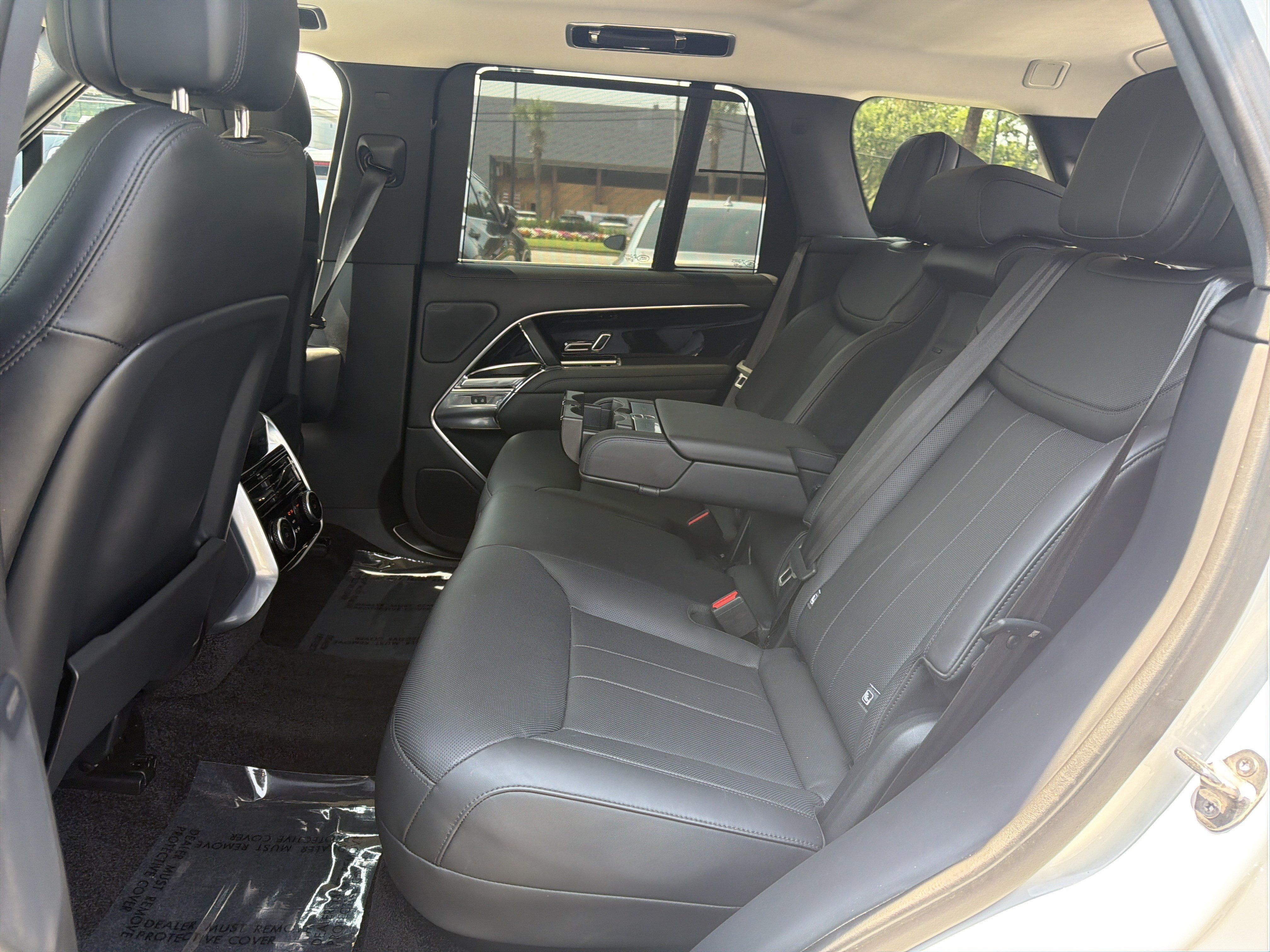 Used 2022 Land Rover Range Rover SE AWD/4WD image 32