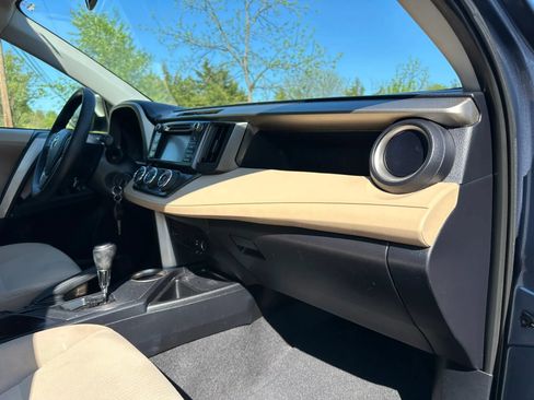 Used 2013 Toyota RAV4 LE FWD image 11