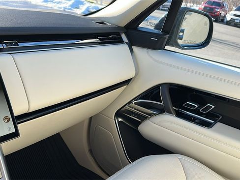 Certified 2023 Land Rover Range Rover SE image 19
