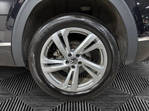 Used 2024 Volkswagen Atlas Cross Sport SEL R-Line image 29