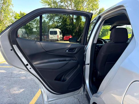 Used 2020 Chevrolet Equinox LT image 14