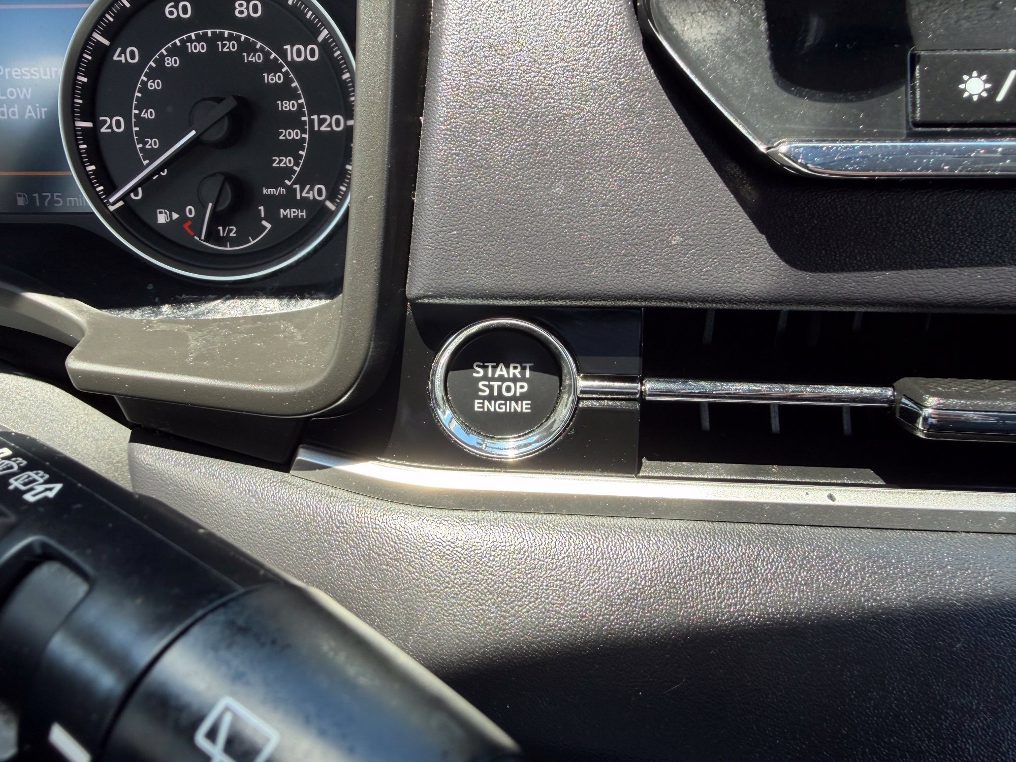 Used 2022 Mitsubishi Outlander SE AWD/4WD image 17