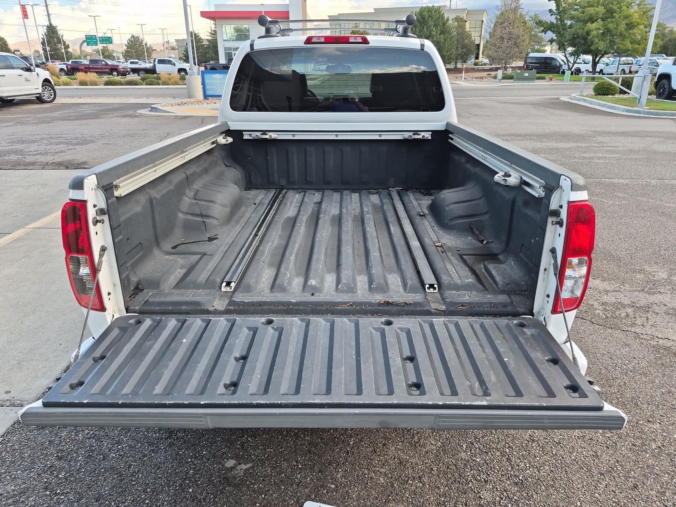 Used 2007 Nissan Frontier LE w/ Leather Pkg AWD/4WD image 27