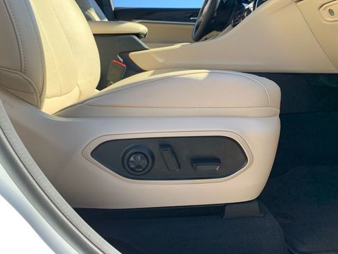 Used 2023 Jeep Grand Cherokee Limited w/ Luxury Tech Group II image 14