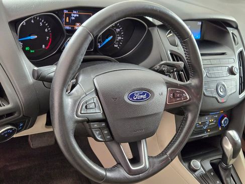 Used 2016 Ford Focus SE w/ SE Sport Package FWD image 25