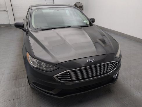 Used 2018 Ford Fusion SE w/ Fusion SE Technology Package image 14