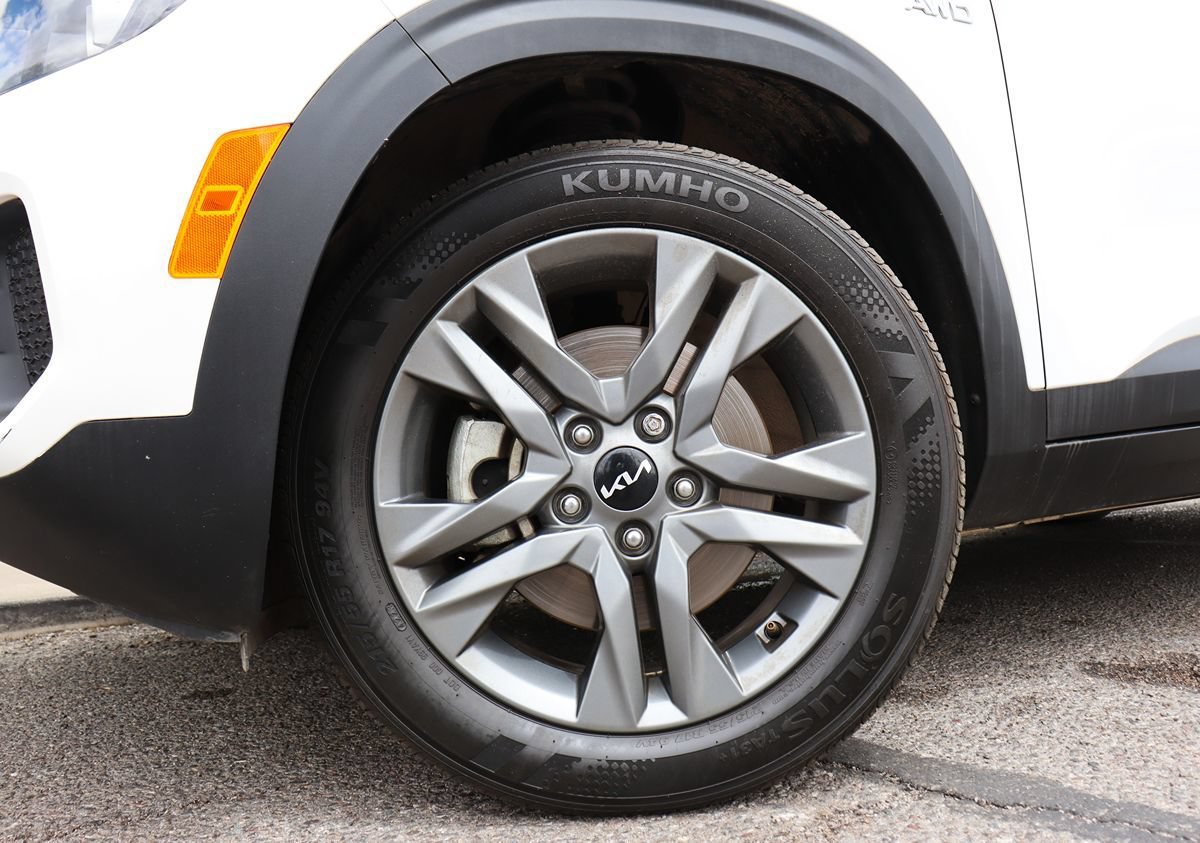 Used 2023 Kia Seltos LX AWD/4WD image 5