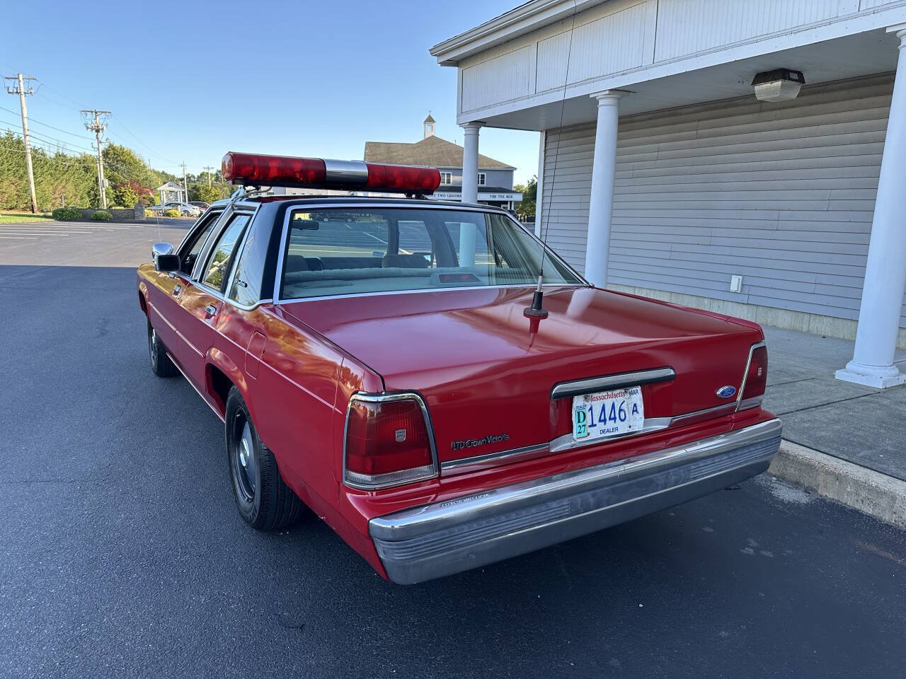 Used 1990 Ford LTD Crown Victoria RWD image 4