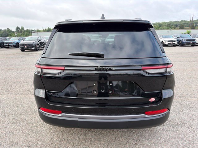 New 2026 Jeep Grand Cherokee Altitude AWD/4WD image 4