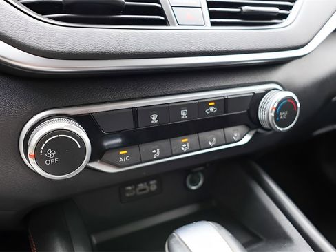 Used 2022 Nissan Altima 2.5 SR image 18