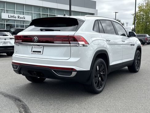 New 2026 Volkswagen Atlas Cross Sport SE FWD image 9