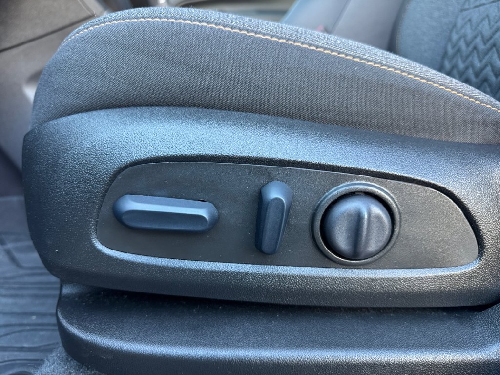 Used 2024 Chevrolet Equinox LT w/ LPO, Floor Liner Package AWD/4WD image 11