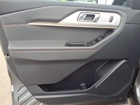 New 2026 Ford Explorer Active w/ Active Comfort Package RWD image 12