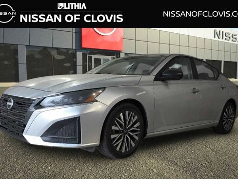 Used 2024 Nissan Altima 2.5 SV FWD image 1