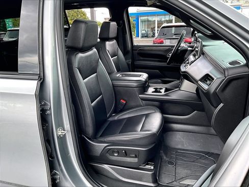 Used 2023 Chevrolet Tahoe Z71 w/ Luxury Package AWD/4WD image 11