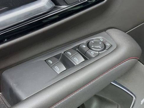 Used 2025 Chevrolet Tahoe RST AWD/4WD image 19
