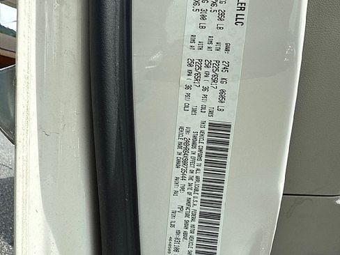 Used 2008 Chrysler Town & Country Limited w/ Entertainment Group #3 image 29