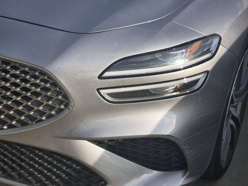 Used 2023 Genesis G70 2.0T image 9