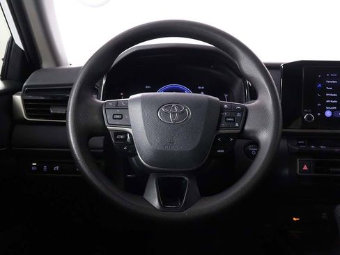 Used 2025 Toyota Camry LE w/ Convenience Package image 32