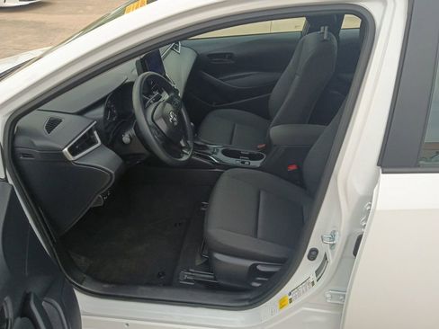 Used 2025 Toyota Corolla LE image 3