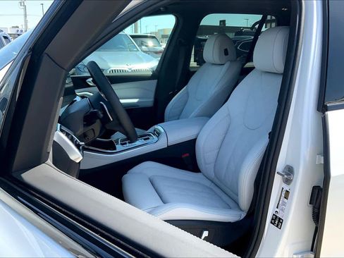 New 2026 BMW X5 xDrive40i w/ M Sport Package image 9