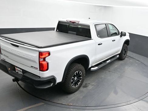 Used 2024 Chevrolet Silverado 1500 ZR2 w/ Technology Package AWD/4WD image 19