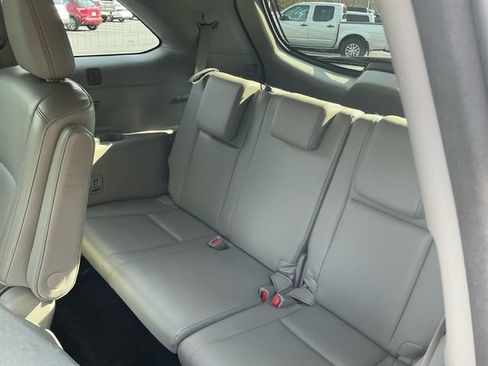 Used 2016 Toyota Highlander XLE image 17