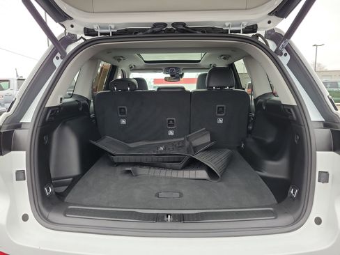 Used 2024 Jeep Grand Cherokee Limited image 8