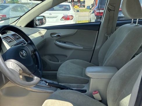 Used 2012 Toyota Corolla LE FWD image 10