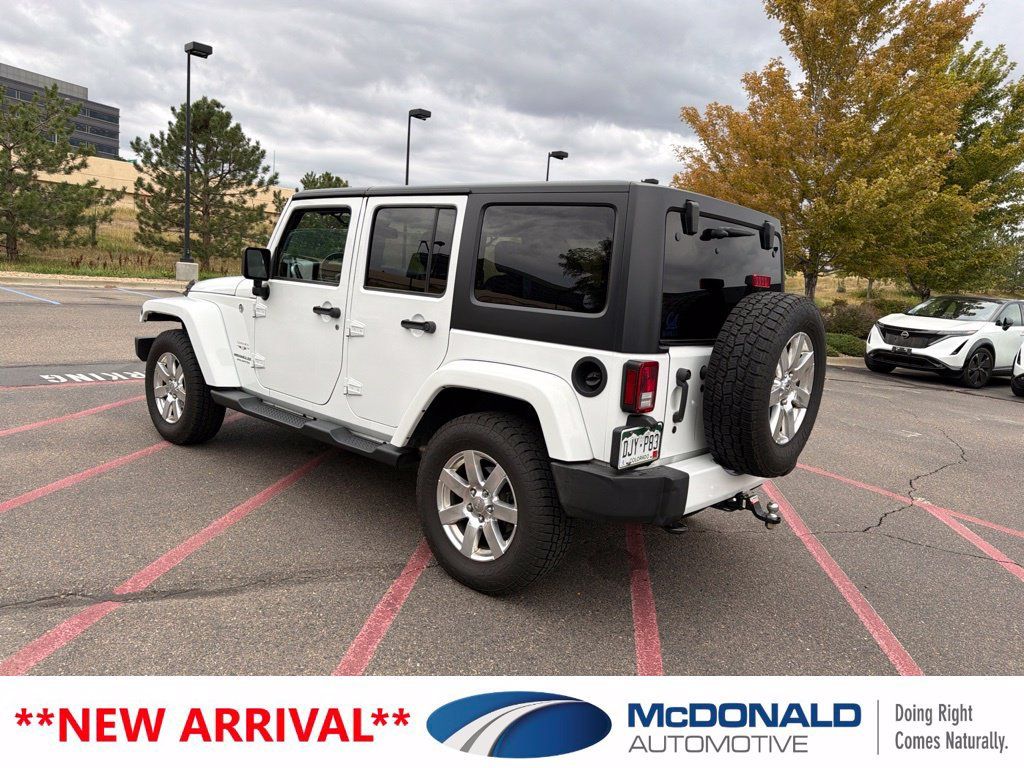 Used 2016 Jeep Wrangler Unlimited Sahara w/ Connectivity Group AWD/4WD image 4