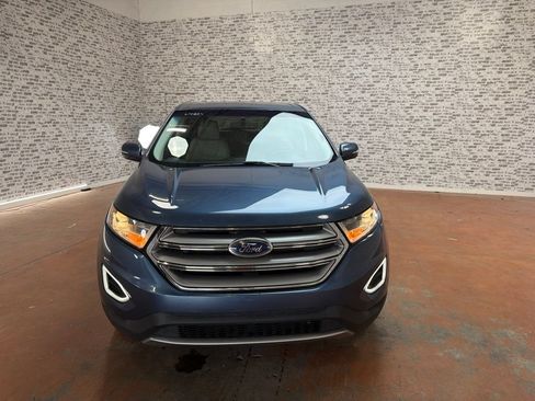 Used 2018 Ford Edge Titanium FWD image 2