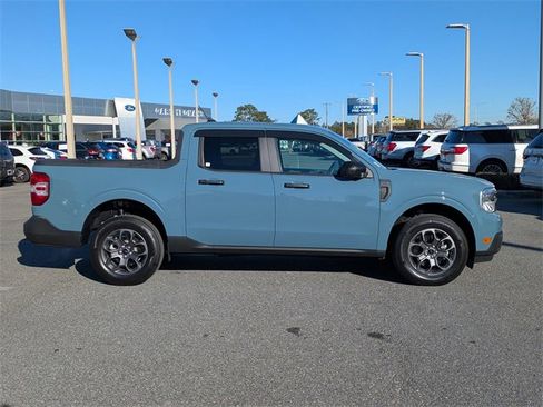 Certified 2022 Ford Maverick XLT image 3