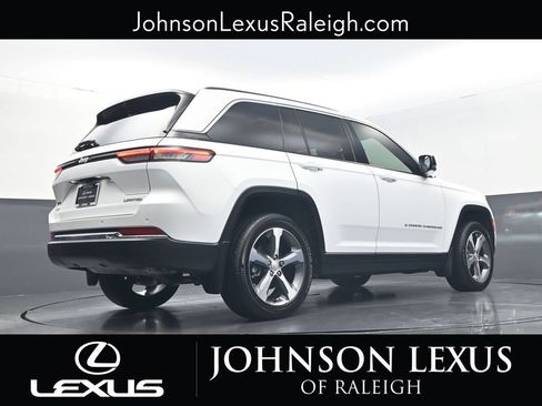 Used 2024 Jeep Grand Cherokee Limited w/ Luxury Tech Group II AWD/4WD image 19