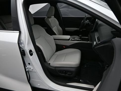 Certified 2025 Lexus RX 350 Premium w/ Accessory Package (Z1) FWD image 28