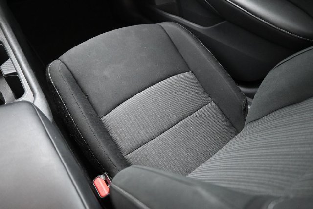 Used 2025 Nissan Sentra SV FWD image 8
