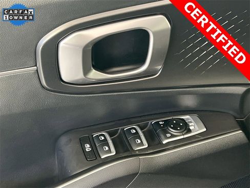 Certified 2024 Kia Sorento LX image 18