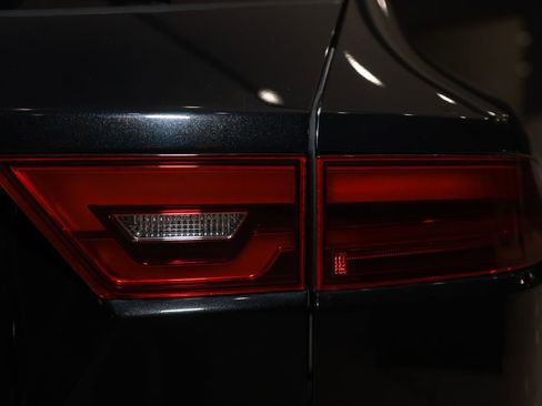 Used 2019 Jaguar E-PACE SE image 42