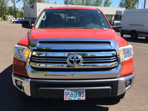 Used 2016 Toyota Tundra SR5 w/ TRD Off Road Package AWD/4WD image 9