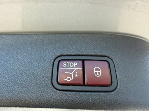Used 2017 Mercedes-Benz GLS 450 4MATIC image 10