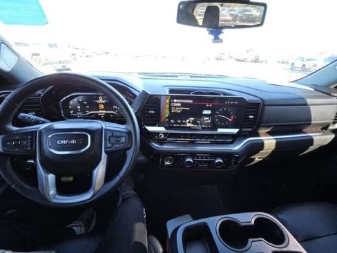 Used 2023 GMC Sierra 1500 SLT image 2
