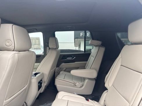 New 2026 GMC Yukon Denali w/ Sun & Power Step Package AWD/4WD image 15