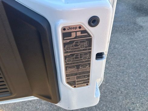 Used 2024 Jeep Wrangler Willys 4xe image 10