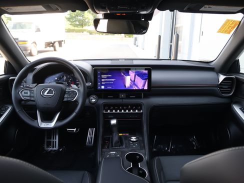 Used 2026 Lexus IS 350 F Sport w/ Technology Package RWD image 17