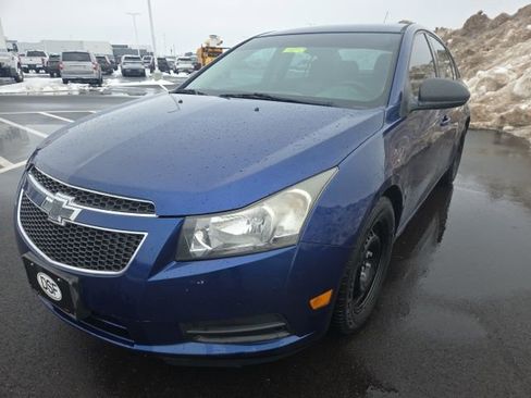 Used 2013 Chevrolet Cruze LS image 12