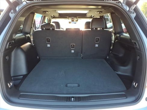 New 2025 Jeep Grand Cherokee Limited image 13