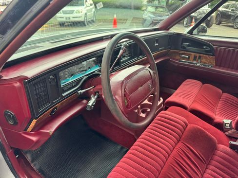 Used 1992 Buick Park Avenue FWD image 11