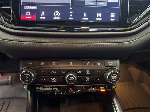 Used 2021 Dodge Durango Citadel image 3