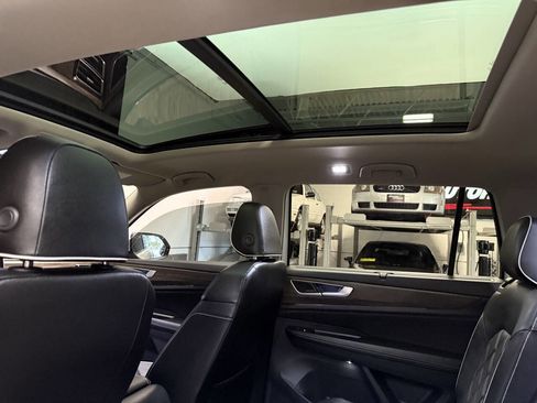 Used 2024 Volkswagen Atlas SEL Premium R-Line image 27