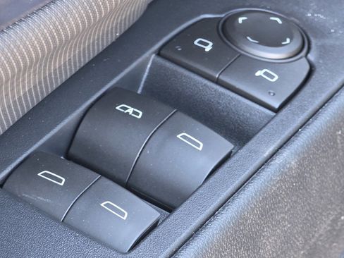 New 2026 Chevrolet Equinox EV LT w/ Convenience Package II image 21